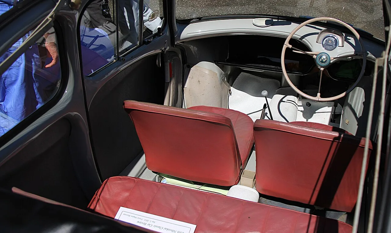Subaru 360, interior