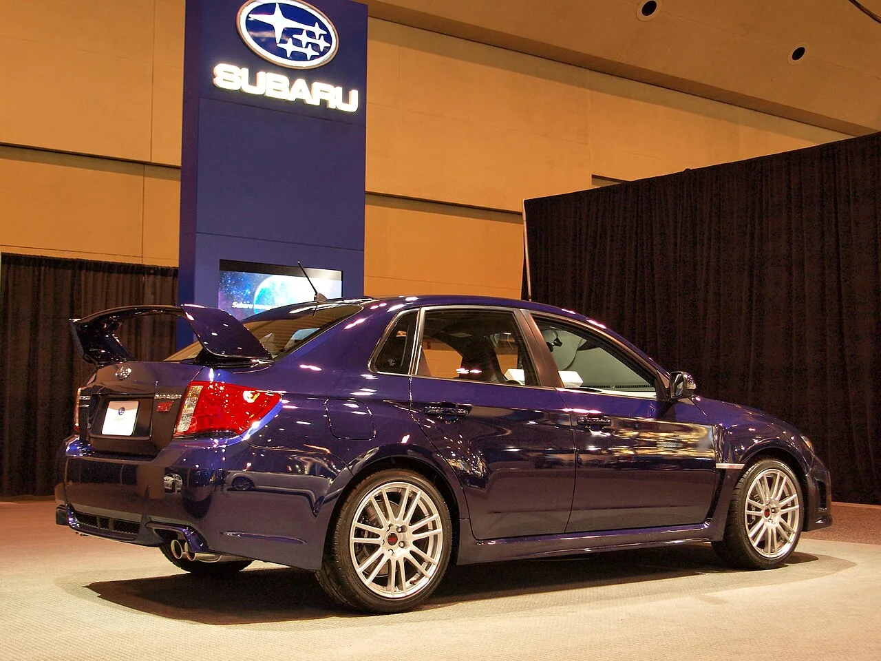 Subaru Impreza GJ / GP, side