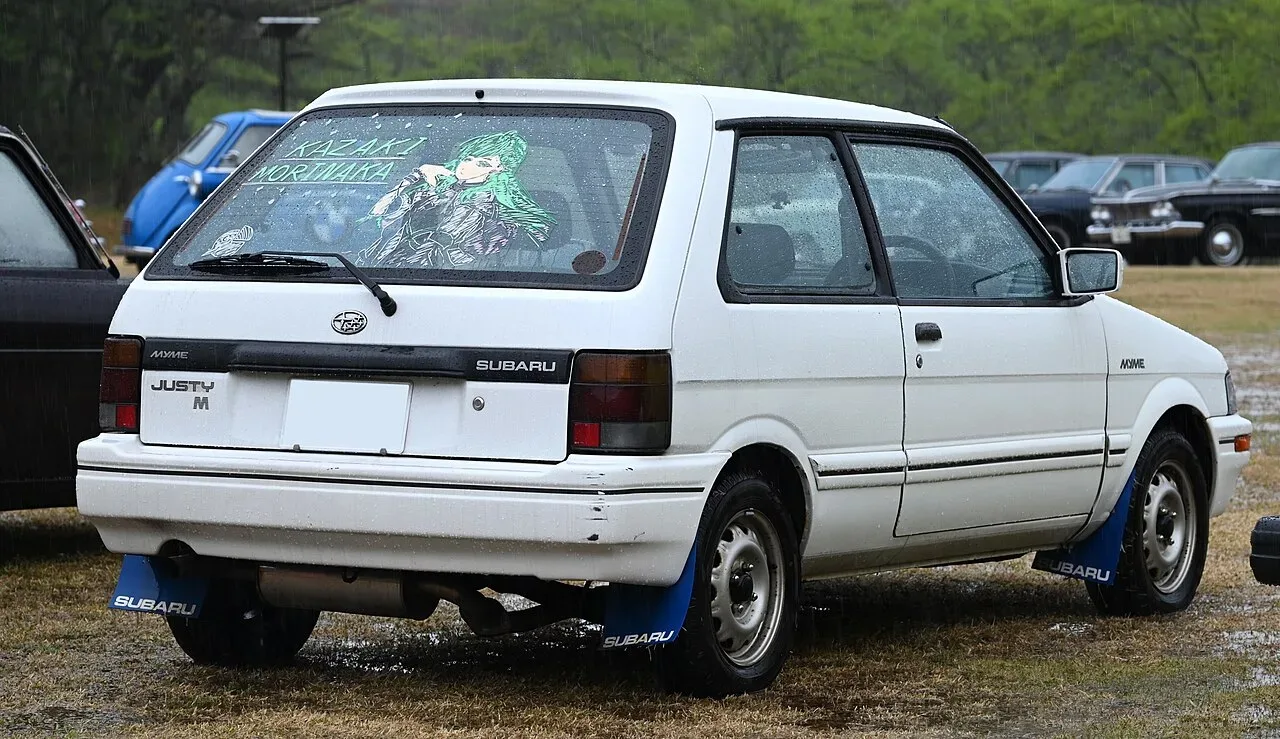 Subaru Justy, rear