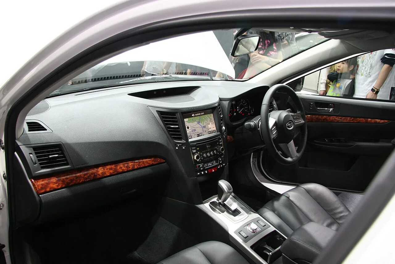 Subaru Legacy BE / BH / BT, interior