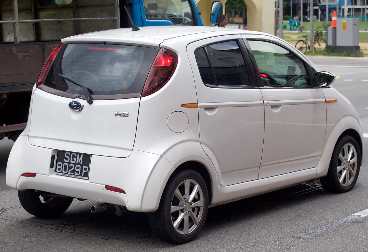 Subaru R2, rear
