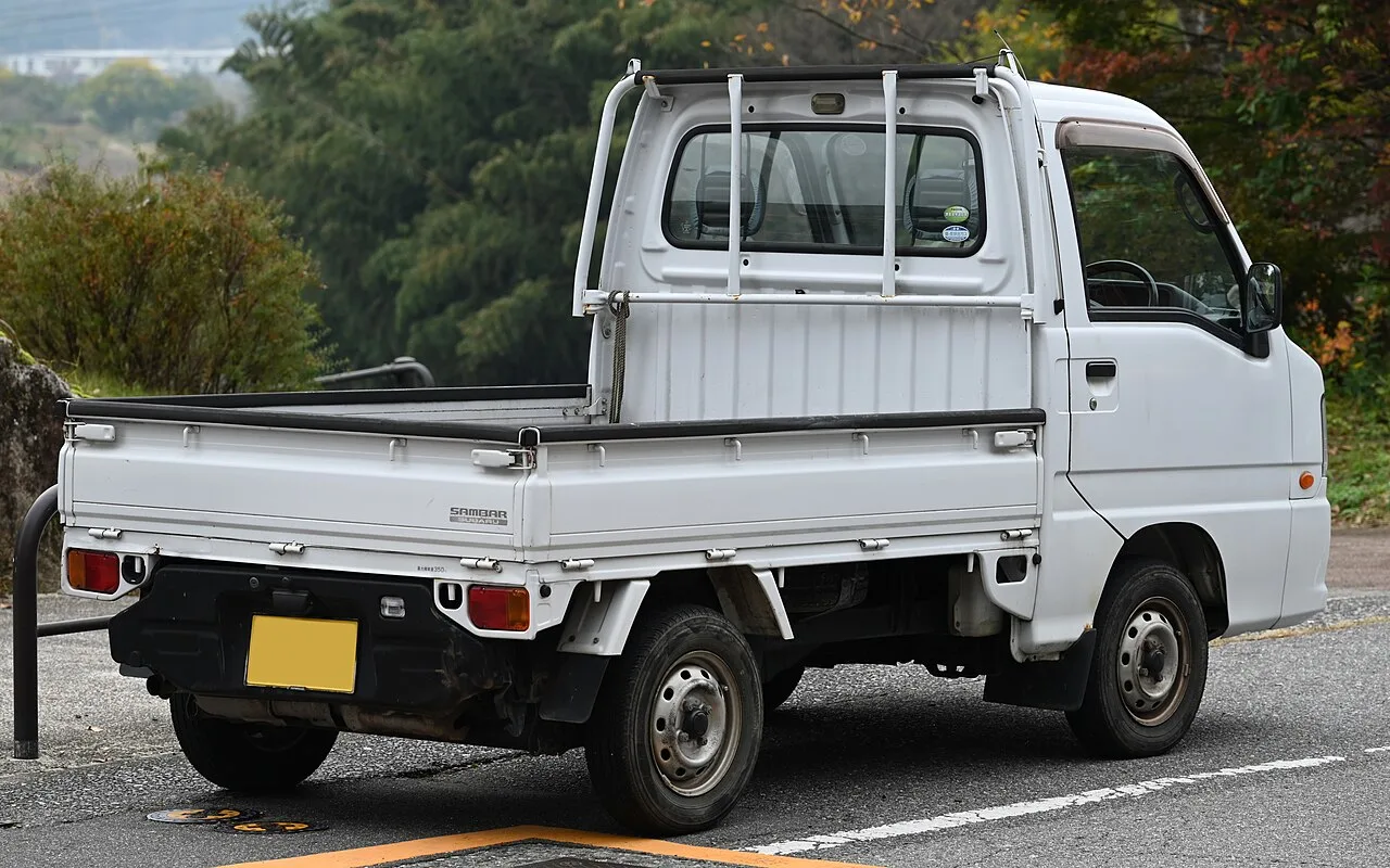 Subaru Sambar, rear