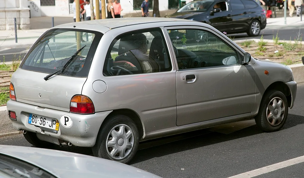Subaru Vivio, rear