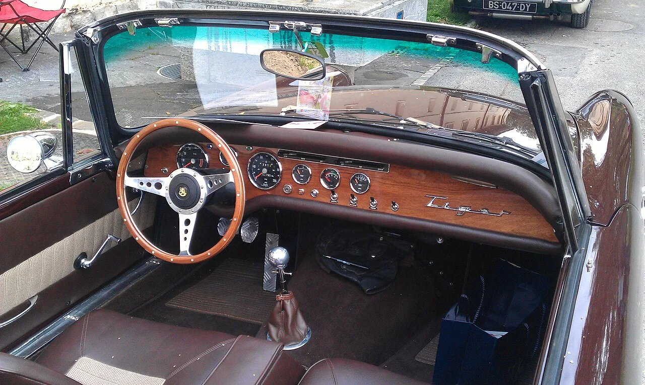 Sunbeam Tiger, interior
