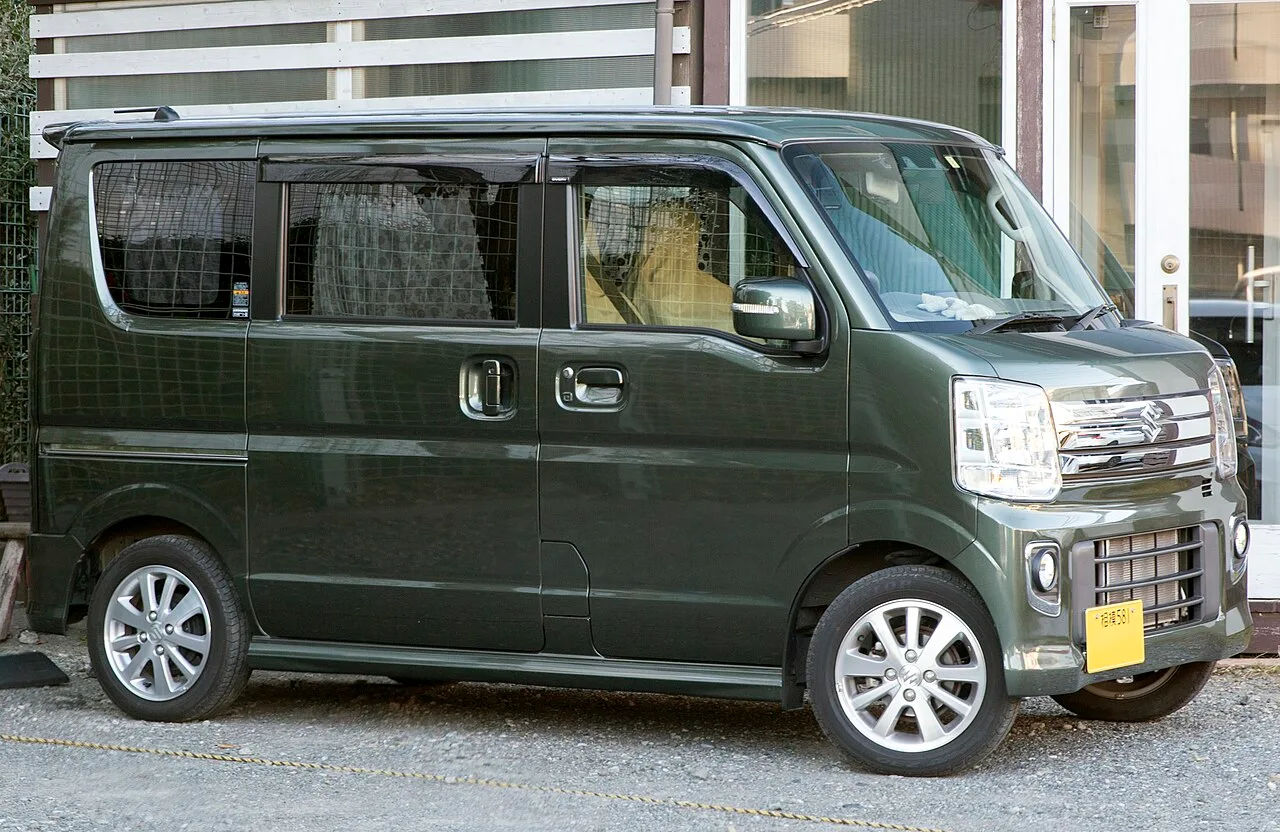 Suzuki Every sixth generation DA17 / DA18, side