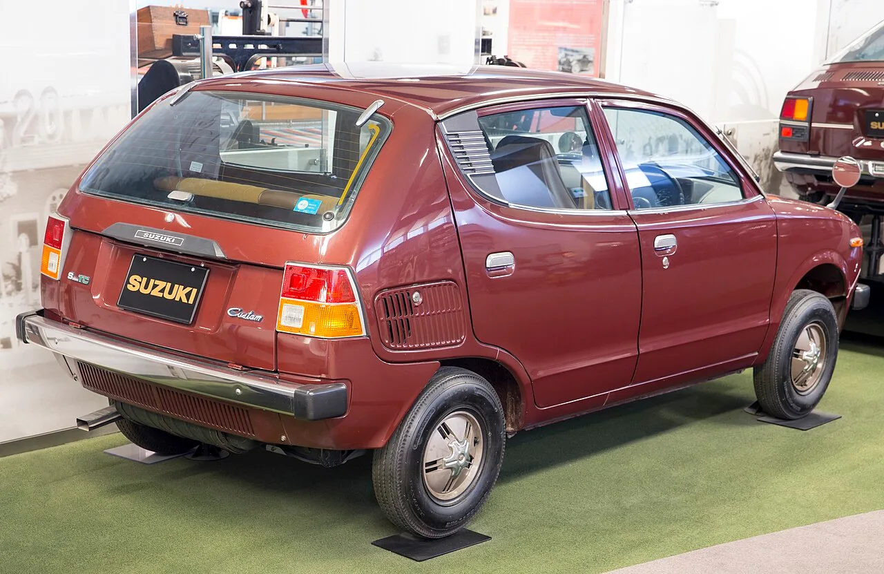 Suzuki Fronte 7-S SS10/SS20, rear