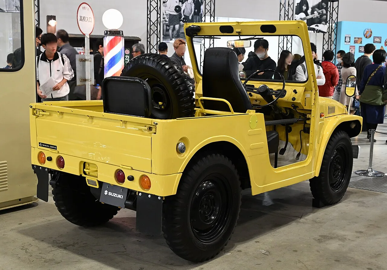Suzuki Jimny LJ10, rear