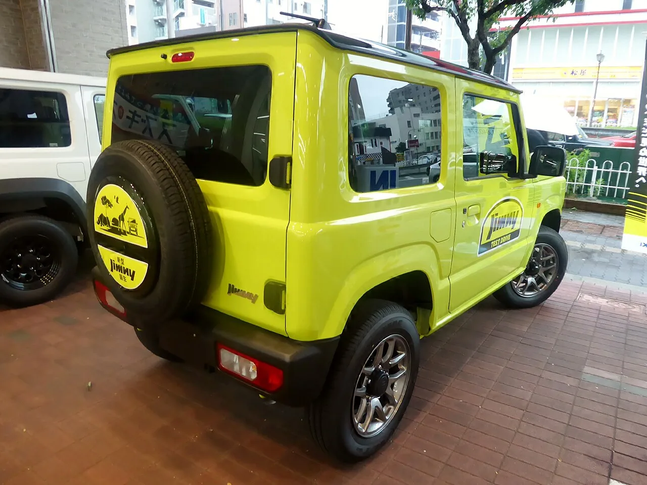 Suzuki Jimny, rear