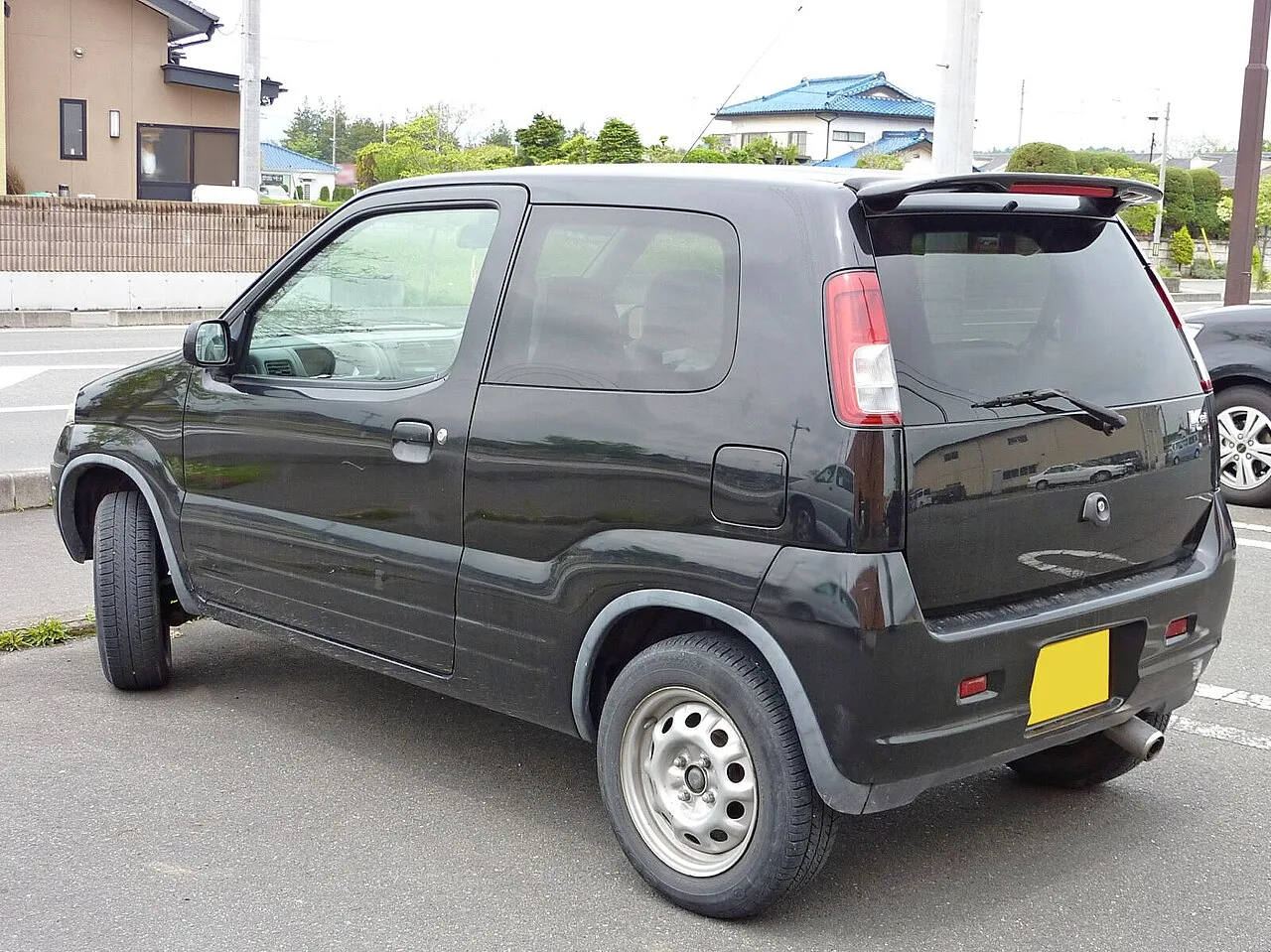 Suzuki Kei, rear