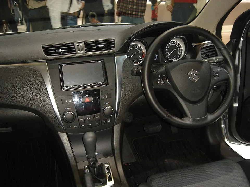Suzuki Kizashi, interior