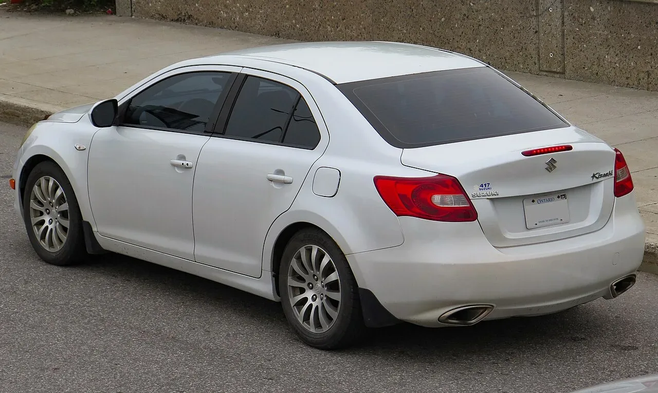 Suzuki Kizashi, rear