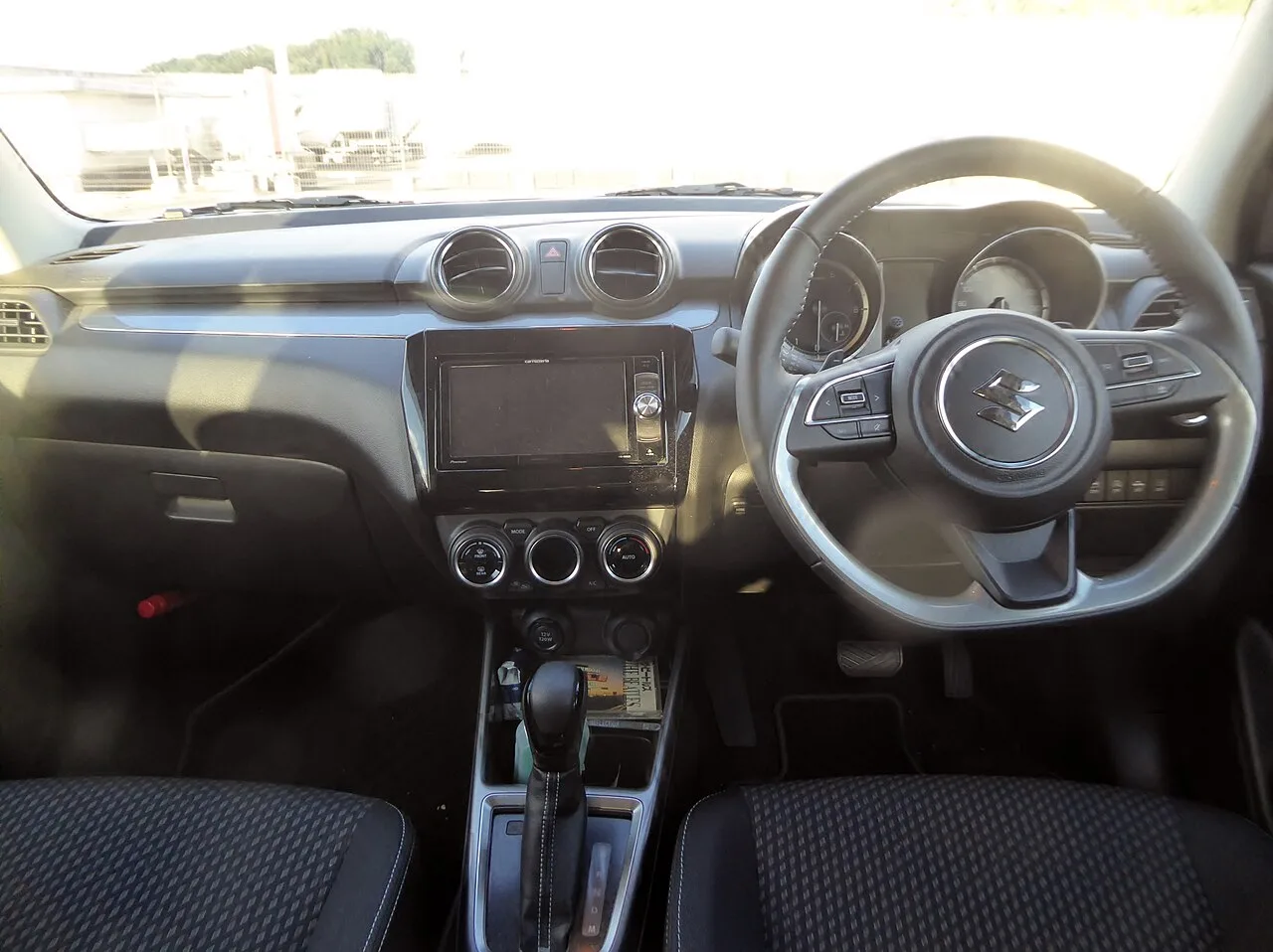 Suzuki Swift RS first generation, interior