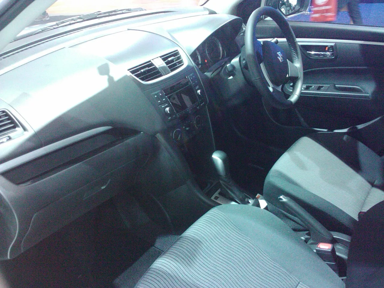 Suzuki Swift Sport ZC32S, interior