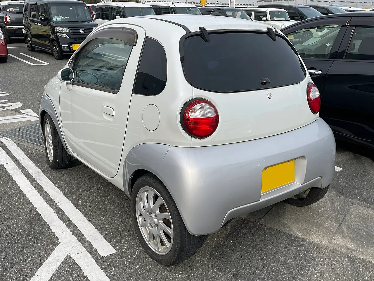 Suzuki Twin, rear