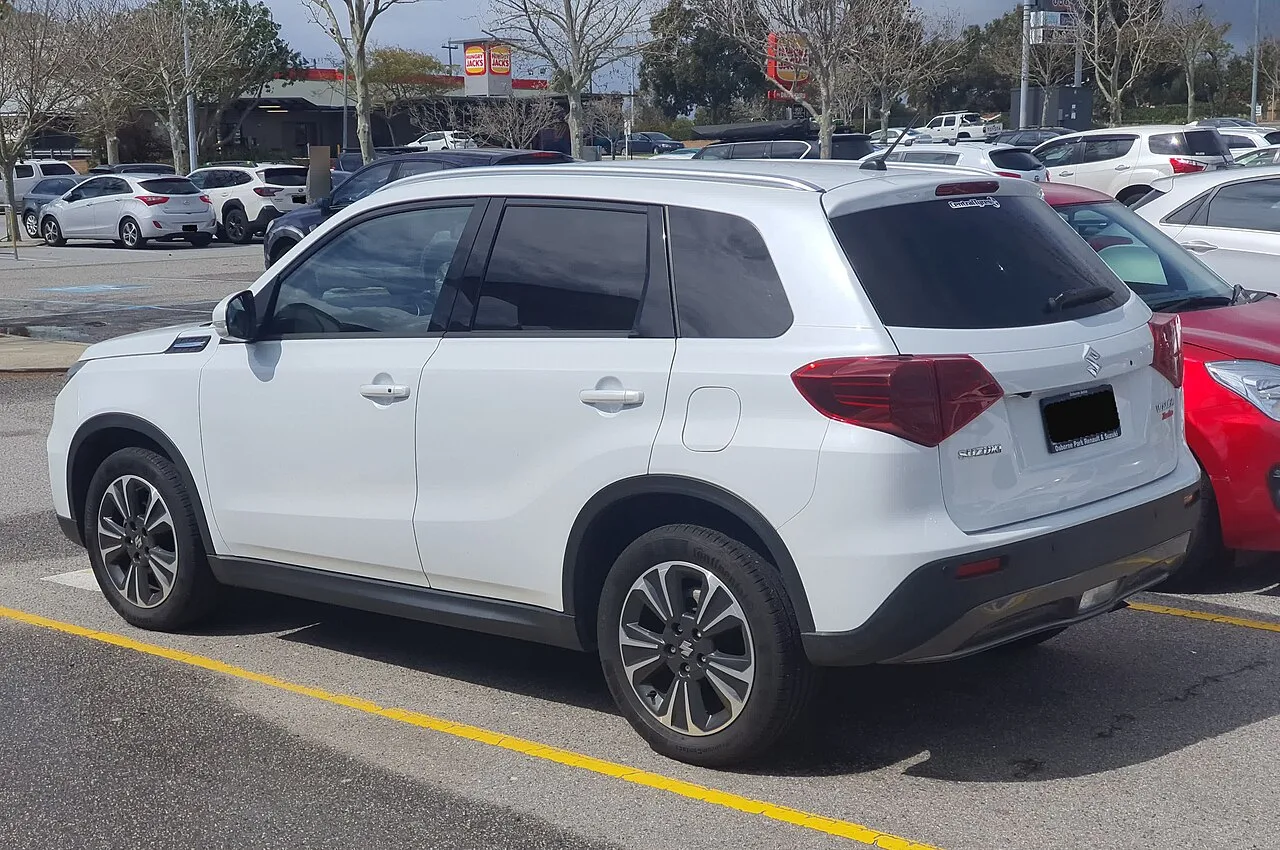 Suzuki Vitara LY, rear