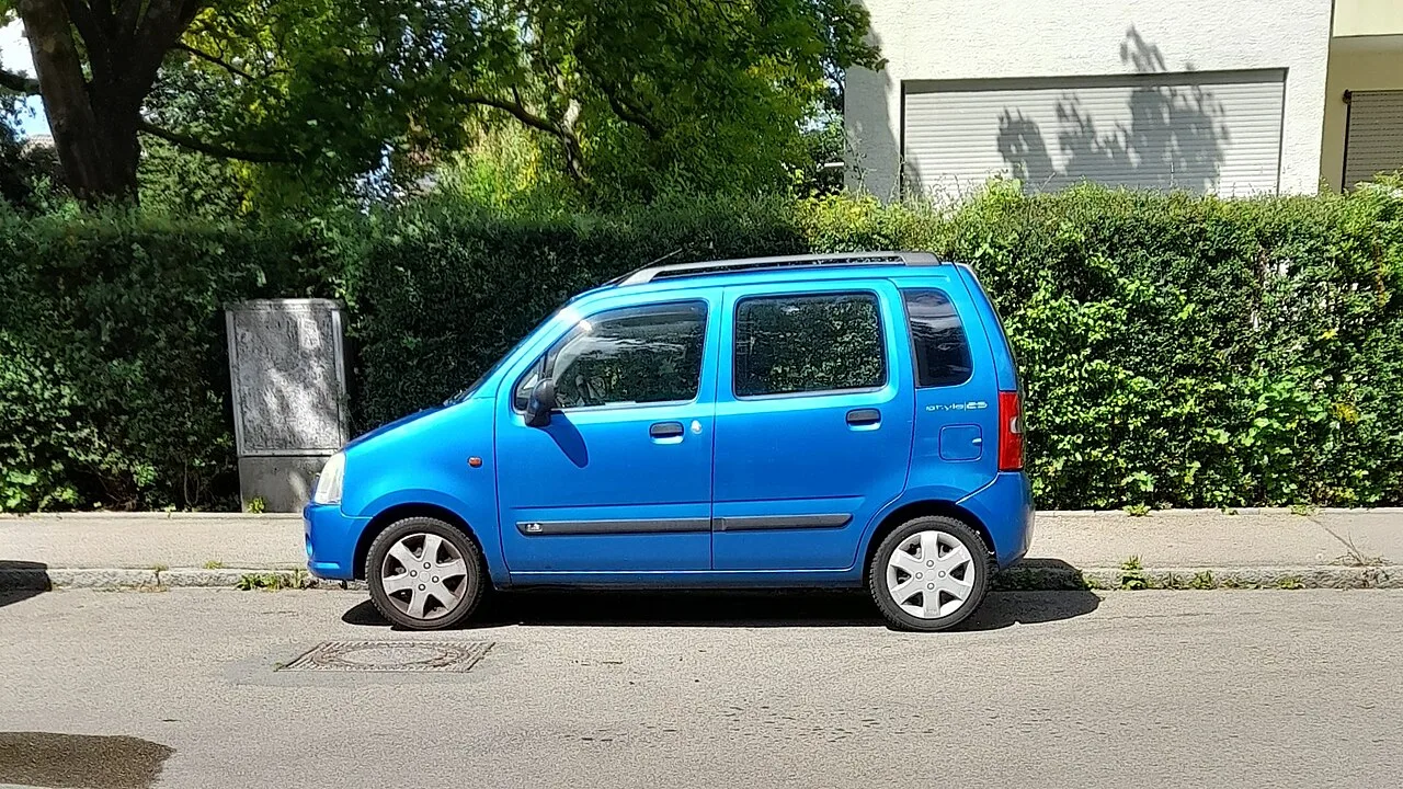 Suzuki Wagon R second generation MC11S / MC12S / MC21S / MC22S, side