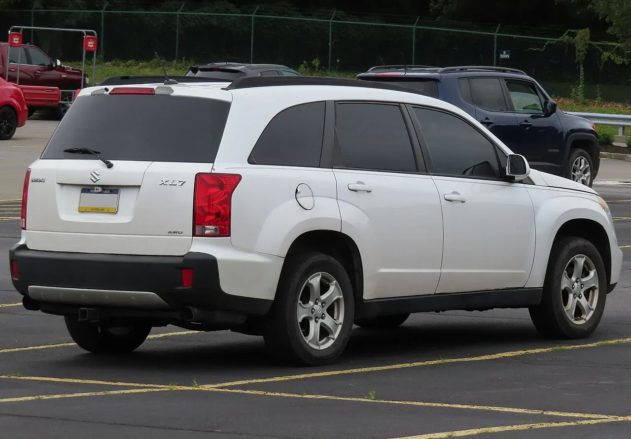 Suzuki XL7, rear