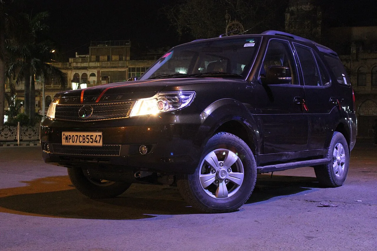 Tata Safari Storme, rear