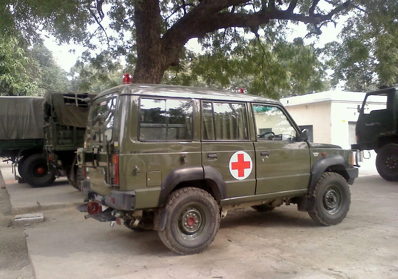 Tata Sumo, rear