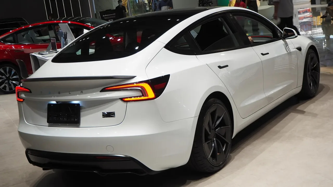 Tesla Model 3, rear