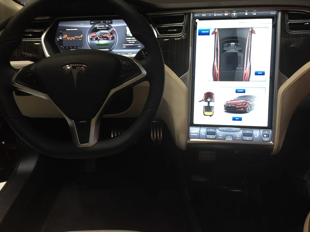 Tesla Model S, interior