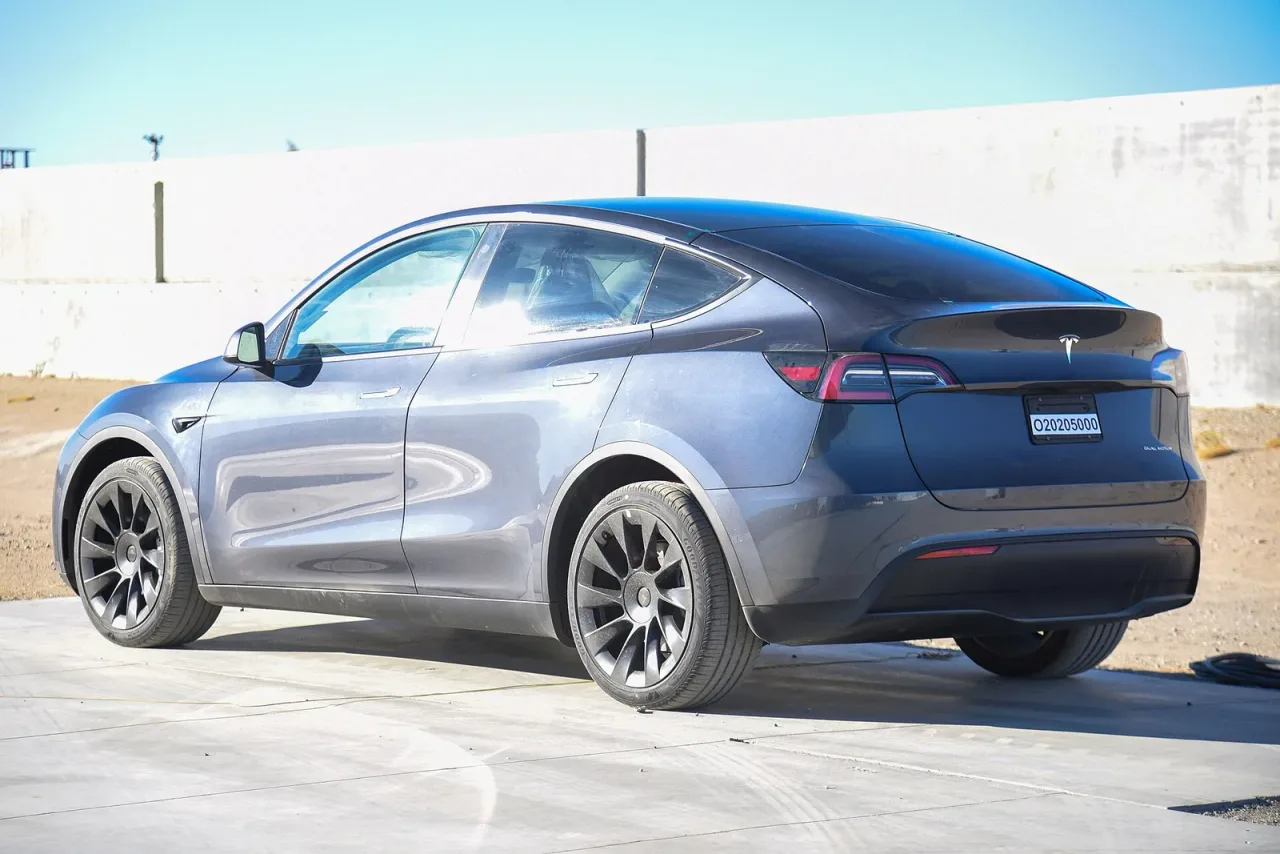 Tesla Model Y, rear