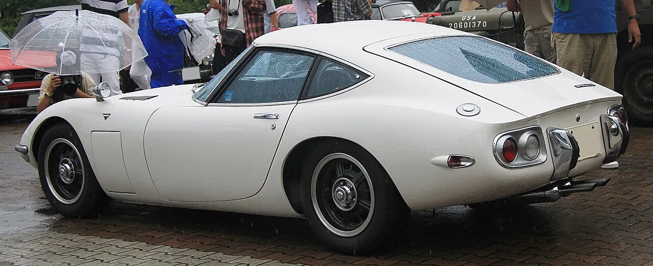 Toyota 2000GT, rear