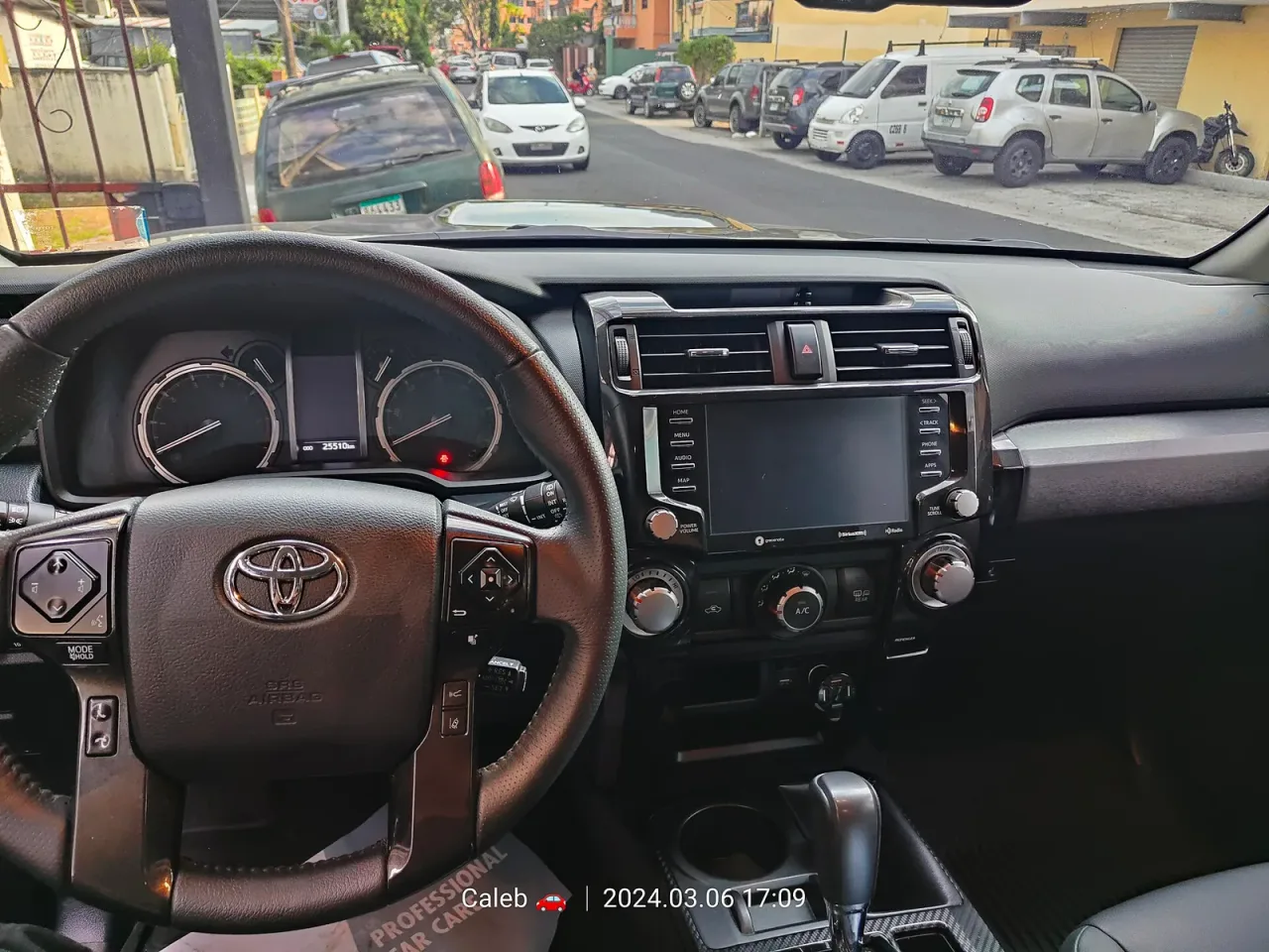 Toyota 4Runner, interior