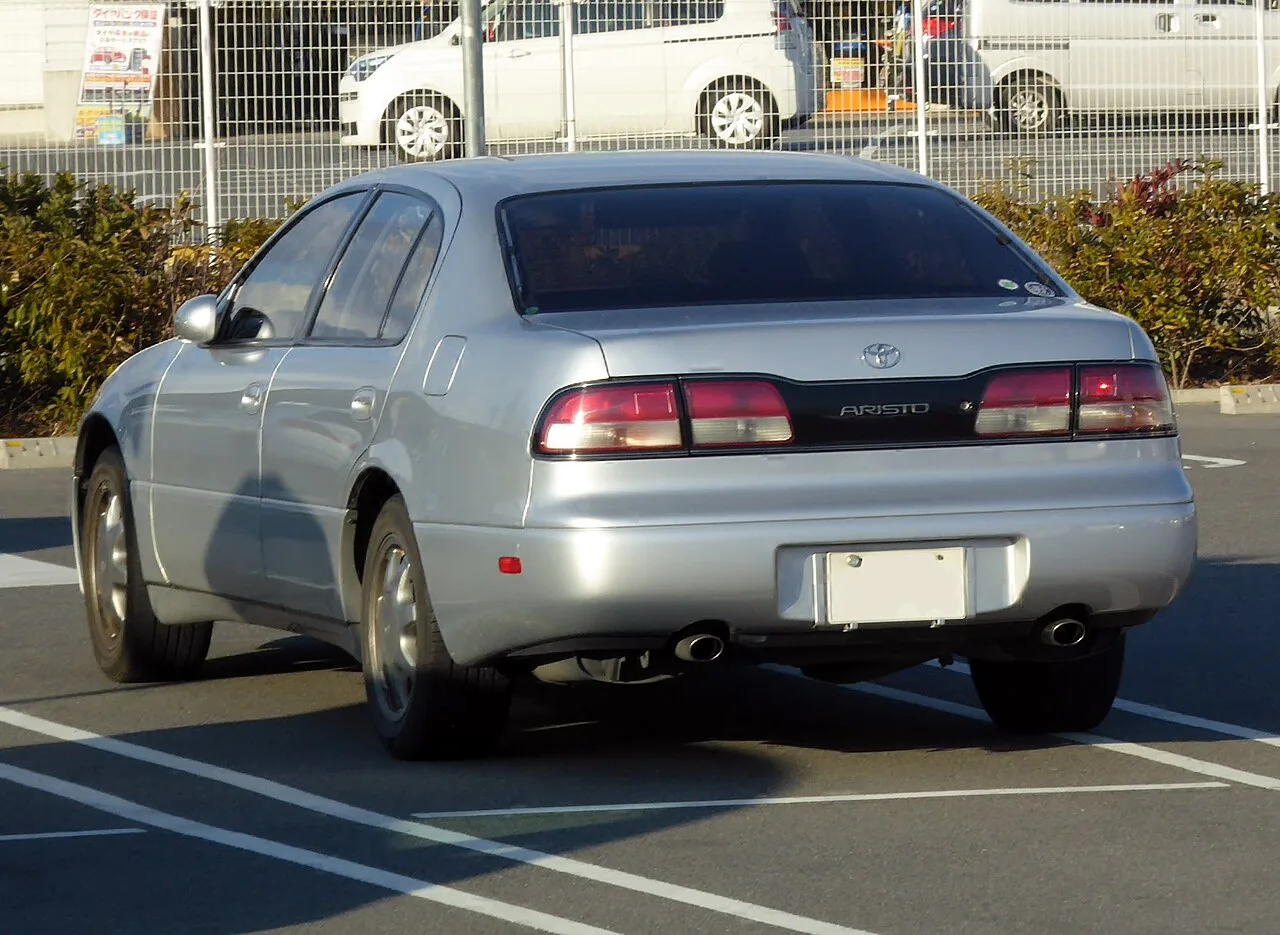 Toyota Aristo, rear