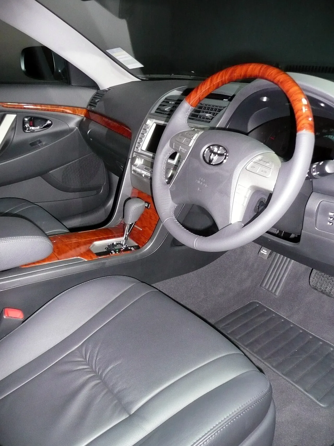 Toyota Aurion XV40, interior