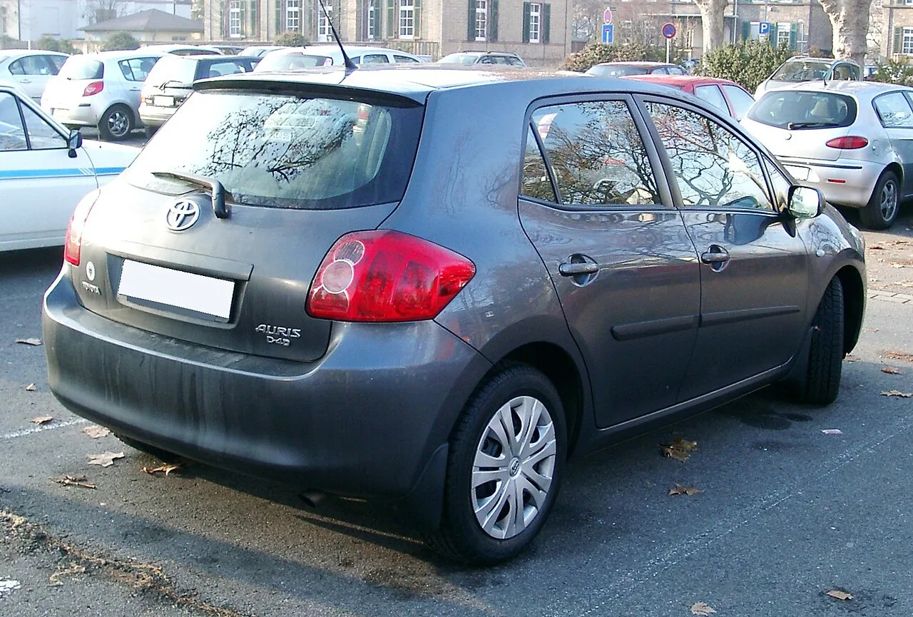 Toyota Auris E150, rear