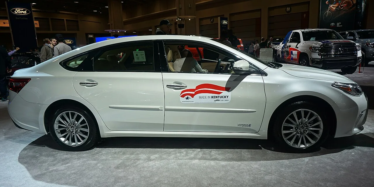 Toyota Avalon, side