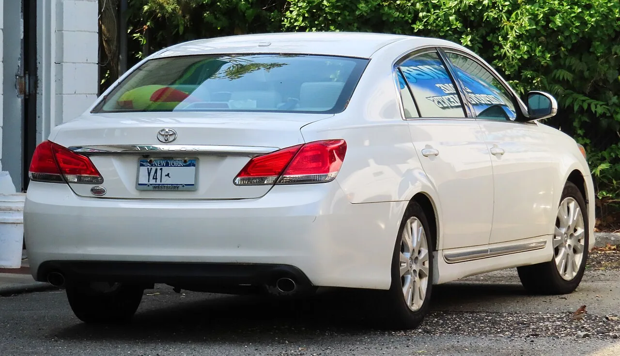 Toyota Avalon, rear