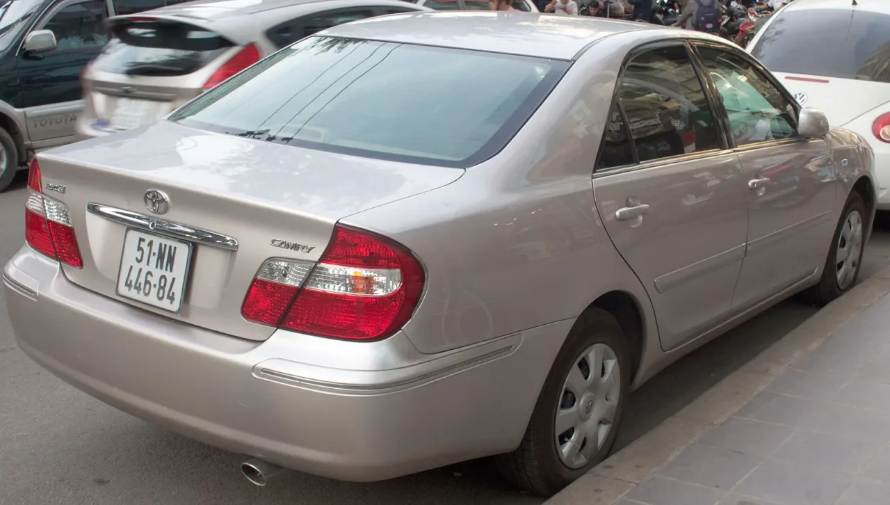 Toyota Camry, rear