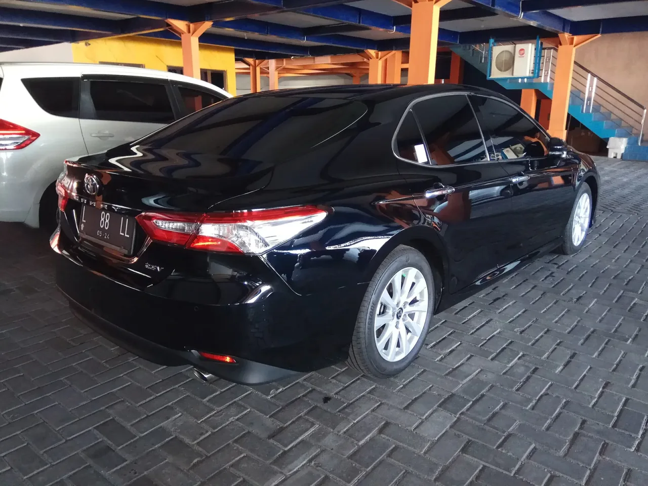 Toyota Camry, rear
