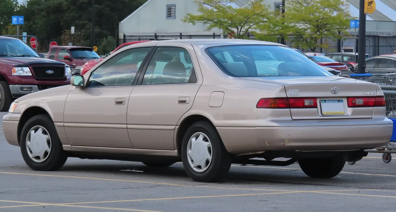 Toyota Camry, rear