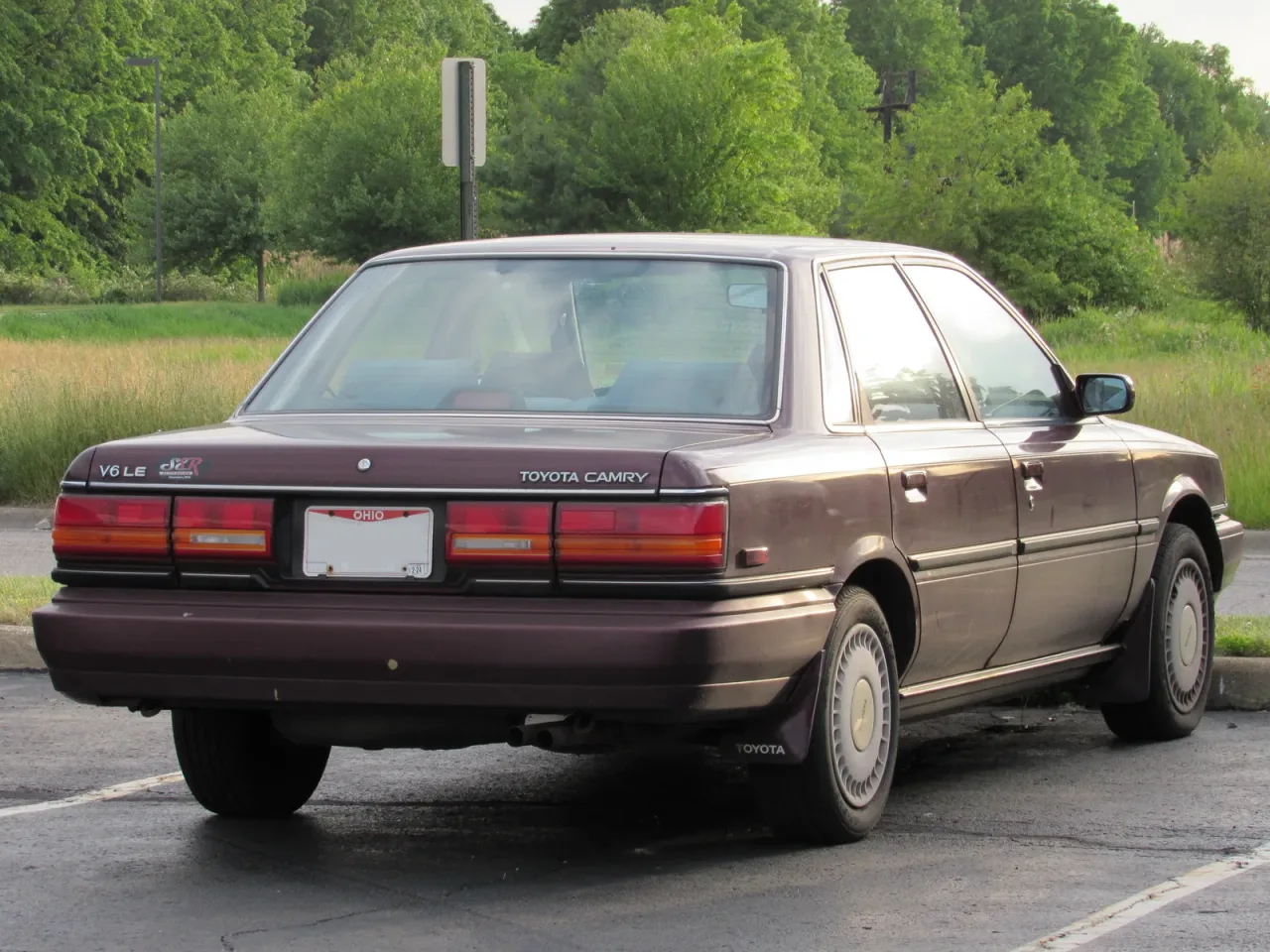 Toyota Camry, rear