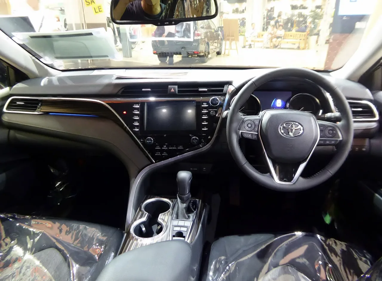 Toyota Camry, interior