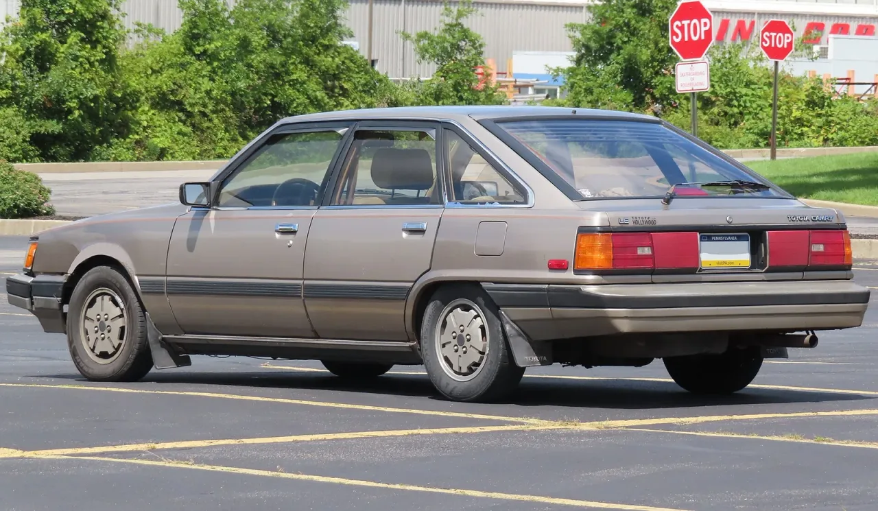 Toyota Camry, rear