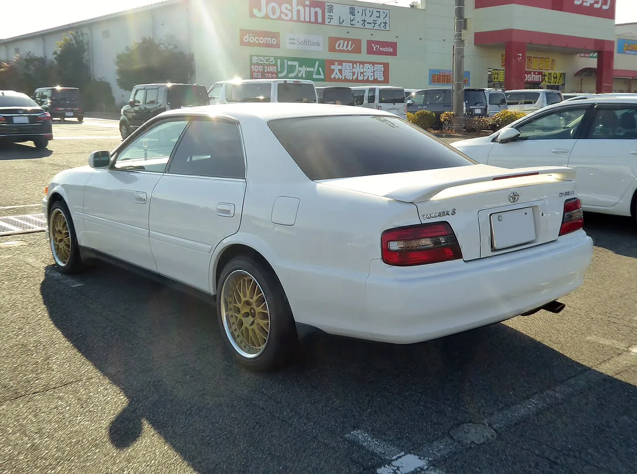 Toyota Chaser, rear