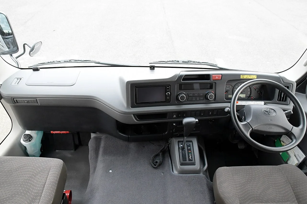 Toyota Coaster first generation U10 / B10, interior