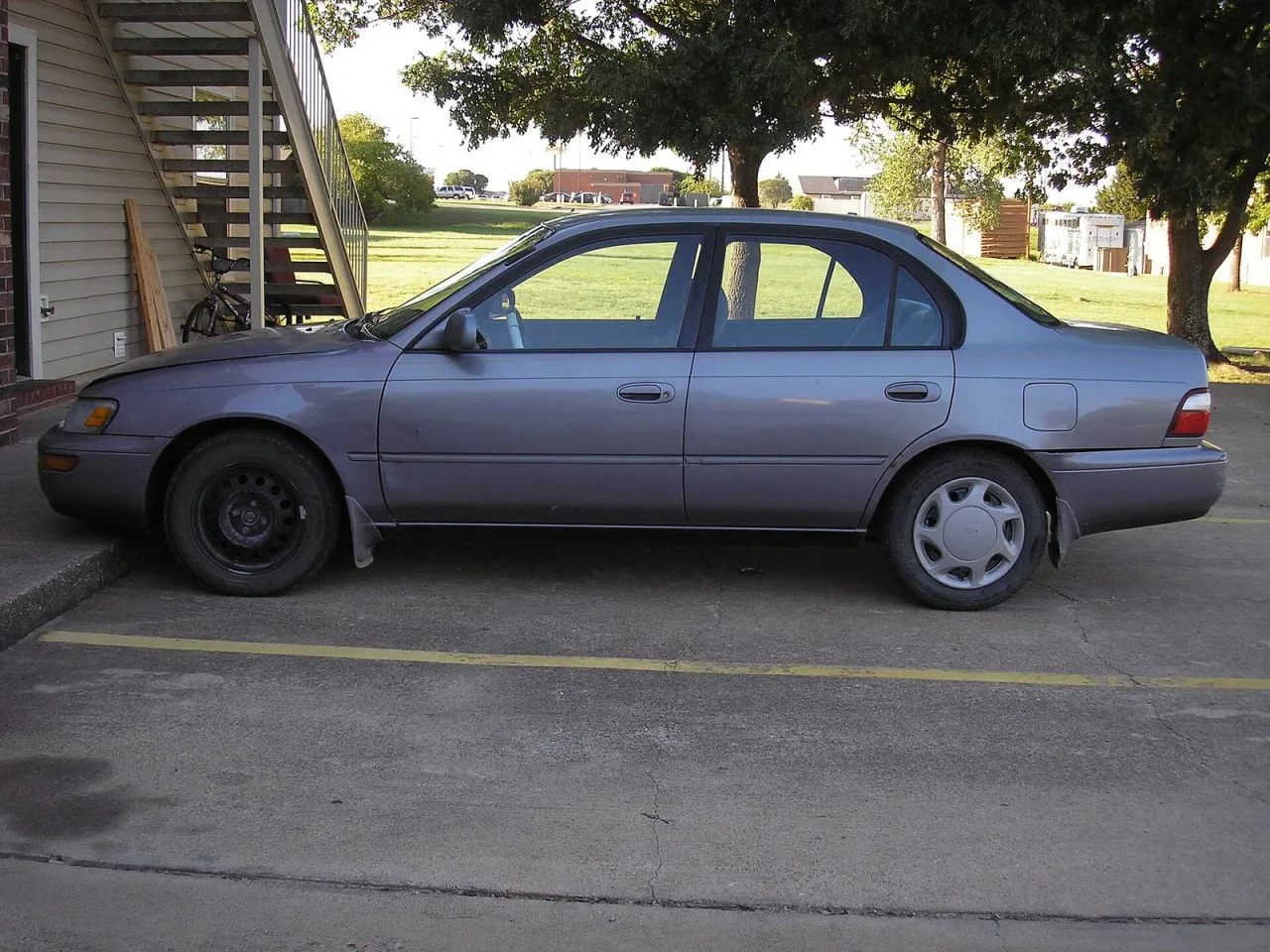 Toyota Corolla, side