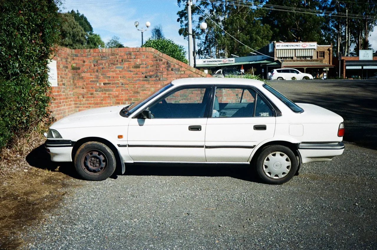 Toyota Corolla, side