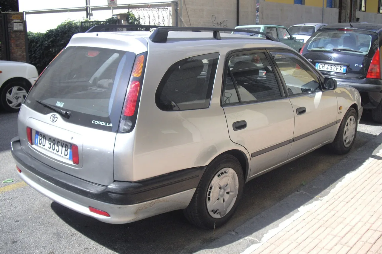 Toyota Corolla, rear