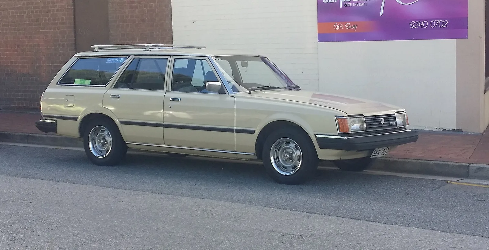 Toyota Cressida, side