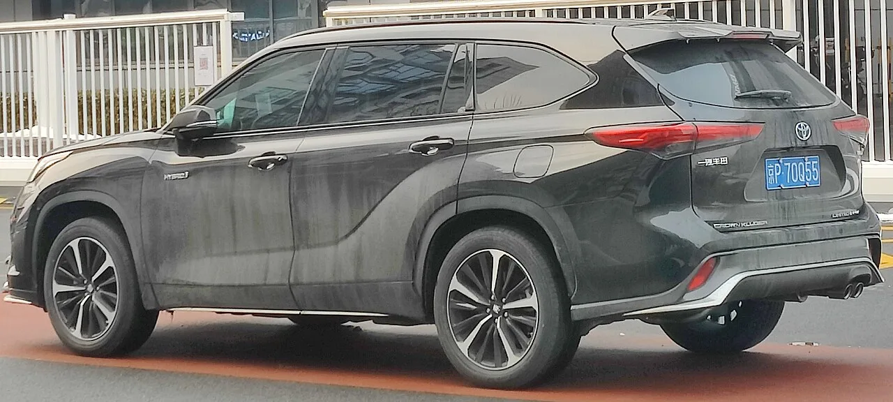 Toyota Crown "Kujira", rear