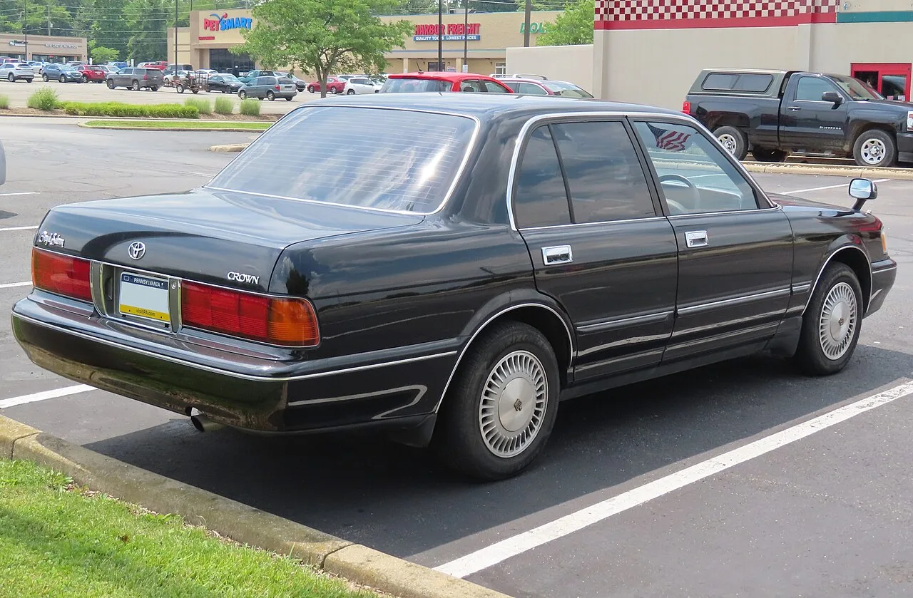 Toyota Crown S130, rear