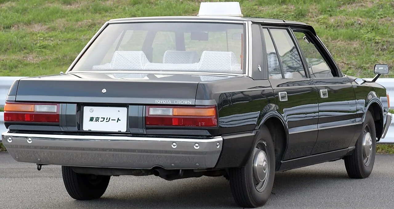 Toyota Crown S120, rear