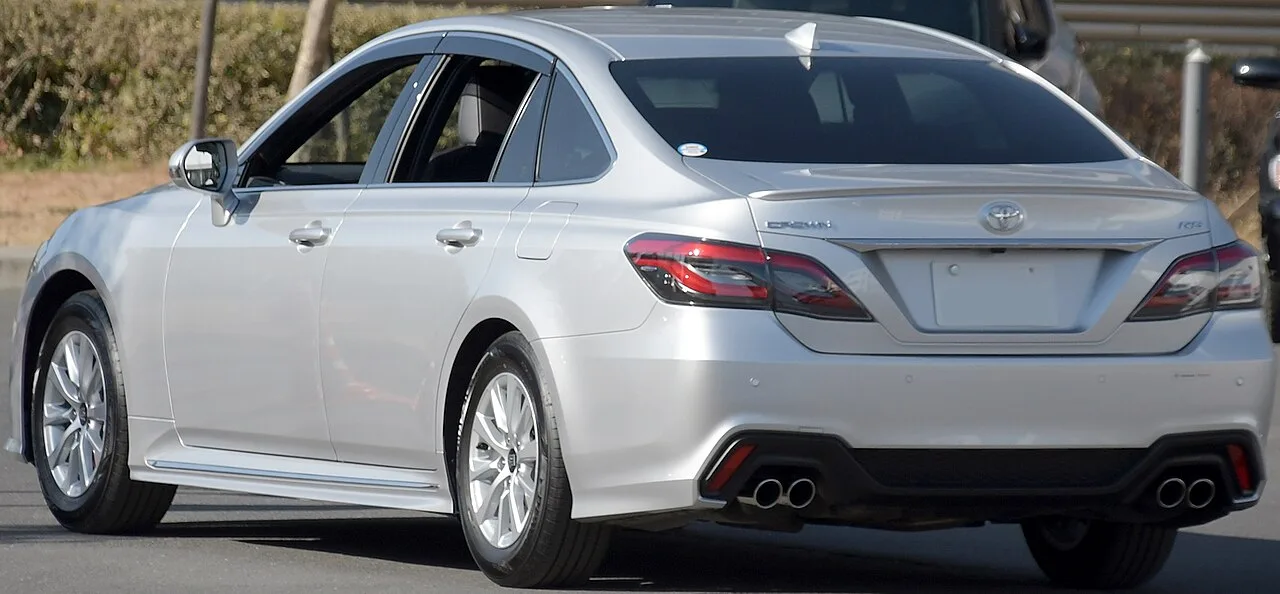 Toyota Crown S220 fifteenth generation, rear