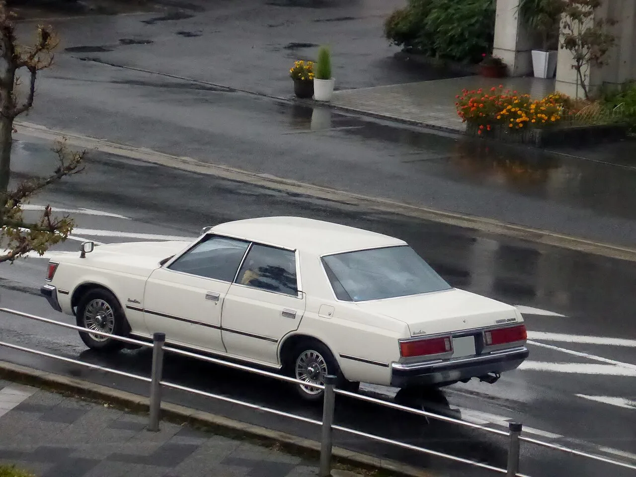 Toyota Crown S110, rear